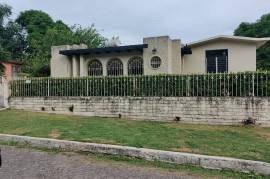 4 Bedrooms 3 Bathrooms, House for Sale in Kingston 19