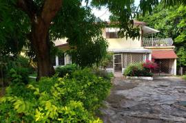 6 Bedrooms 5 Bathrooms, House for Sale in Saint Ann's Bay