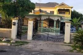 6 Bedrooms 4 Bathrooms, House for Sale in Old Harbour