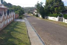 4 Bedrooms 3 Bathrooms, House for Private in Spanish Town