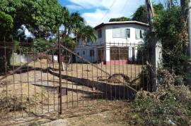 5 Bedrooms 3 Bathrooms, House for Sale in May Pen