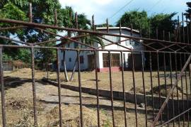 5 Bedrooms 3 Bathrooms, House for Sale in May Pen