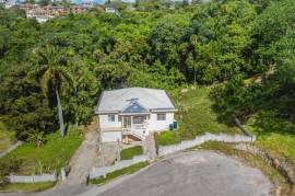 5 Bedrooms 3 Bathrooms, House for Sale in Mandeville