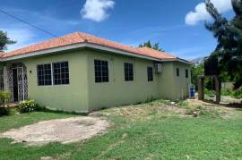 4 Bedrooms 3 Bathrooms, House for Sale in May Pen