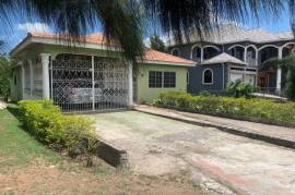 4 Bedrooms 3 Bathrooms, House for Sale in May Pen