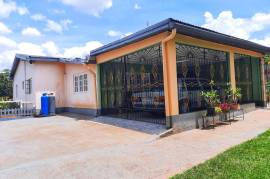 3 Bedrooms 3 Bathrooms, House for Sale in Linstead