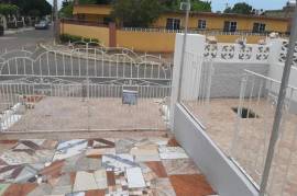 4 Bedrooms 3 Bathrooms, House for Sale in Kingston 19