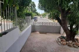 4 Bedrooms 3 Bathrooms, House for Sale in Kingston 19