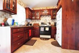 3 Bedrooms 2 Bathrooms, House for Sale in Point