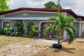 4 Bedrooms 3 Bathrooms, House for Sale in Kingston 20