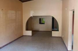 7 Bedrooms 3 Bathrooms, House for Sale in Spanish Town