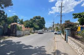 5 Bedrooms 2 Bathrooms, House for Sale in Kingston 13