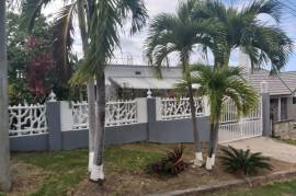 5 Bedrooms 3 Bathrooms, House for Sale in Saint Ann's Bay