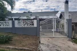 5 Bedrooms 3 Bathrooms, House for Sale in Saint Ann's Bay