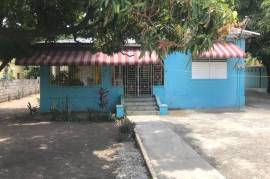 4 Bedrooms 2 Bathrooms, House for Sale in Kingston 10