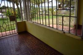 3 Bedrooms 1 Bathrooms, House for Sale in Spur Tree