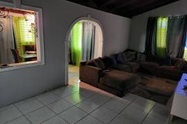 3 Bedrooms 2 Bathrooms, House for Sale in Kingston 19