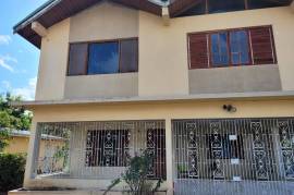 6 Bedrooms 4 Bathrooms, House for Sale in Spanish Town