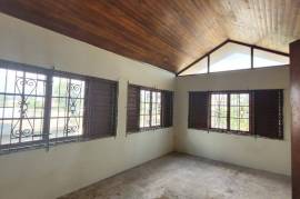 6 Bedrooms 4 Bathrooms, House for Sale in Spanish Town