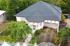 5 Bedrooms 4 Bathrooms, House for Sale in Denbigh