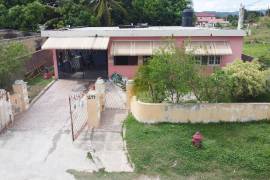 5 Bedrooms 4 Bathrooms, House for Sale in Spanish Town