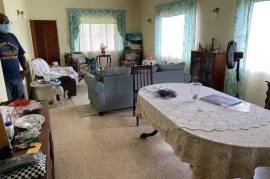 6 Bedrooms 5 Bathrooms, House for Sale in May Pen