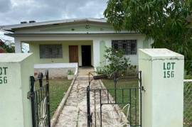 6 Bedrooms 5 Bathrooms, House for Sale in May Pen