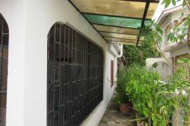 5 Bedrooms 3 Bathrooms, House for Sale in Spanish Town