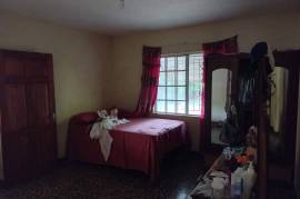 4 Bedrooms 2 Bathrooms, House for Sale in Ocho Rios