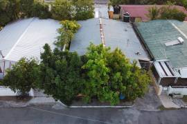 3 Bedrooms 3 Bathrooms, House for Sale in Kingston 19