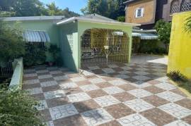 4 Bedrooms 3 Bathrooms, House for Sale in Kingston 17