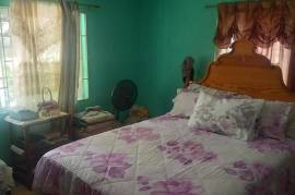 4 Bedrooms 3 Bathrooms, House for Sale in Kingston 17