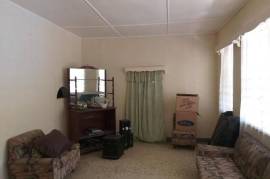 4 Bedrooms 2 Bathrooms, House for Sale in Kingston 10