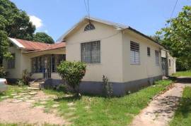 4 Bedrooms 2 Bathrooms, House for Sale in Kingston 10