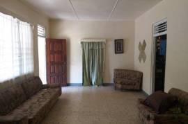 4 Bedrooms 2 Bathrooms, House for Sale in Kingston 10