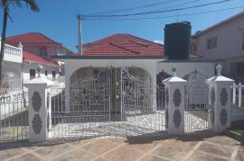 4 Bedrooms 3 Bathrooms, House for Sale in Boscobel