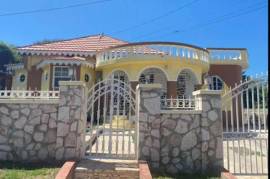 4 Bedrooms 2 Bathrooms, House for Sale in Greater Portmore