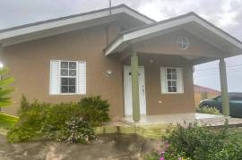 2 Bedrooms 2 Bathrooms, House for Sale in Falmouth