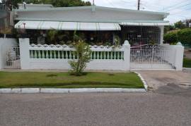 4 Bedrooms 2 Bathrooms, House for Sale in Gregory Park