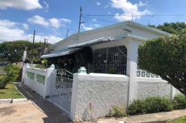 4 Bedrooms 2 Bathrooms, House for Sale in Gregory Park