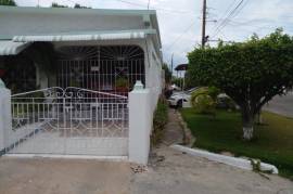 4 Bedrooms 2 Bathrooms, House for Sale in Gregory Park