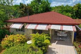 3 Bedrooms 2 Bathrooms, House for Sale in Spanish Town