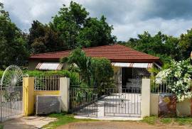 3 Bedrooms 2 Bathrooms, House for Sale in Spanish Town