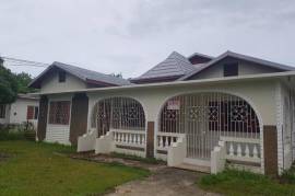 6 Bedrooms 4 Bathrooms, House for Sale in Savanna-La-Mar