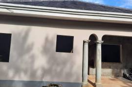 5 Bedrooms 4 Bathrooms, House for Sale in Hat Field