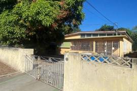 4 Bedrooms 3 Bathrooms, House for Sale in Kingston 20