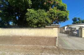 4 Bedrooms 3 Bathrooms, House for Sale in Kingston 20