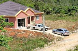 3 Bedrooms 2 Bathrooms, House for Sale in Hat Field