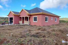 3 Bedrooms 2 Bathrooms, House for Sale in Hat Field