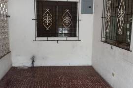 4 Bedrooms 2 Bathrooms, House for Sale in Kingston 20